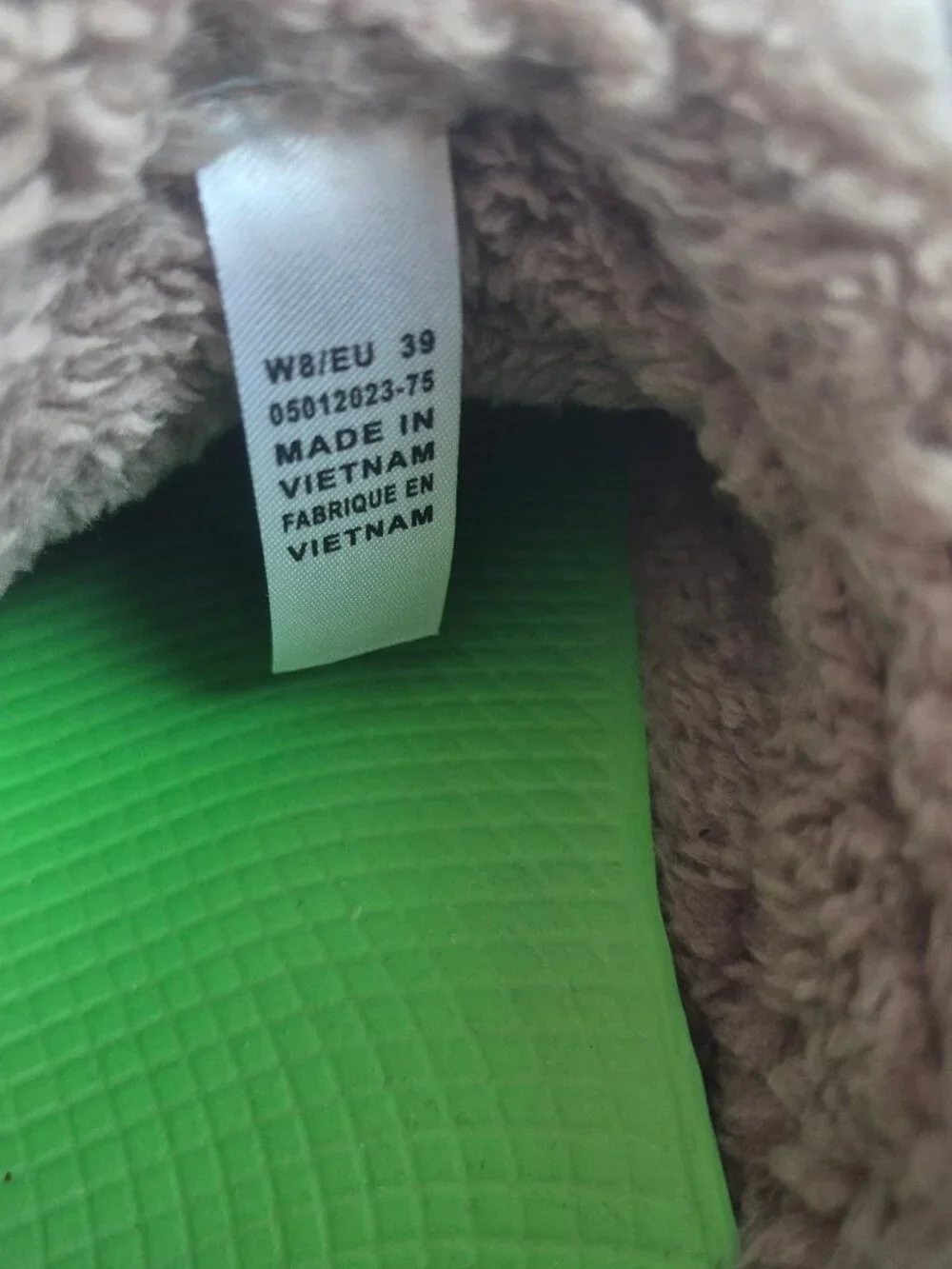 OOFOS vegan sherpa